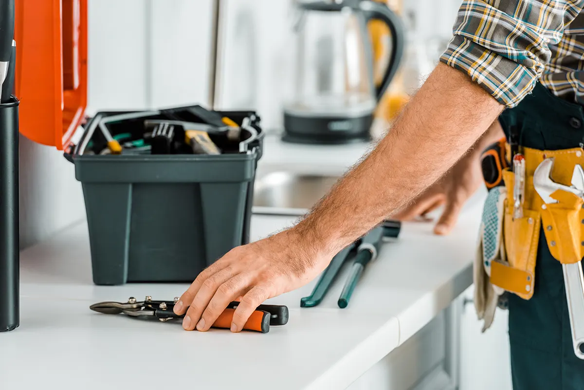 Servicios de fontanería, cerrajería, electricista y persianas
